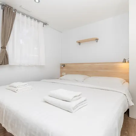 Appartamento Mobilne Kucice Smilje Osor